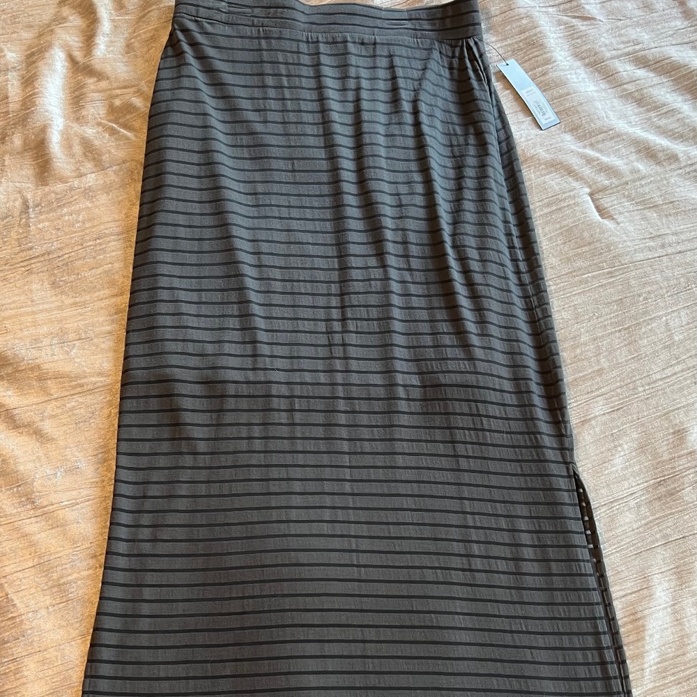Apt 9, Charcoal, Women's size Medium, Ankle Length Skirt (NWT)